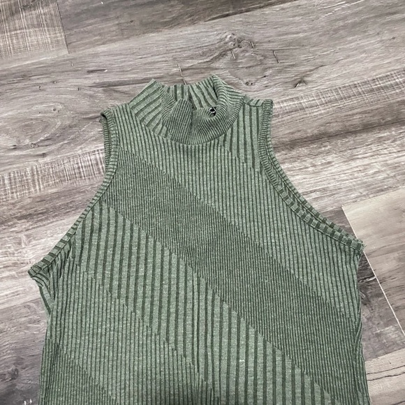 Cleo Green Striped Midi Women Dress size small - Picture 3 of 9